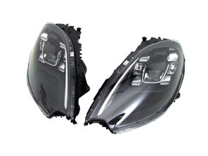 Led Headlamps in Black - RHD (right hand drive). Porsche Macan - 95B04490091